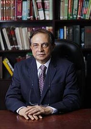 Dr. Shahdeen Malik